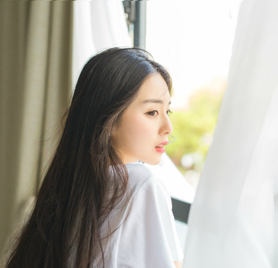 “哦？”魏延闻言，不禁来了兴致，吕布麾下，庞统、法正，皆是一代俊杰，机谋百变，偌大成都，被两人玩弄于股掌之中，而且庞统性情高傲，无论敌友，可是很少见他有如此高的评价。